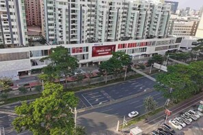 Unclassified image, 2 of 50, button - Shenzhen Four Seasons Family Apartment (Shenzhen)