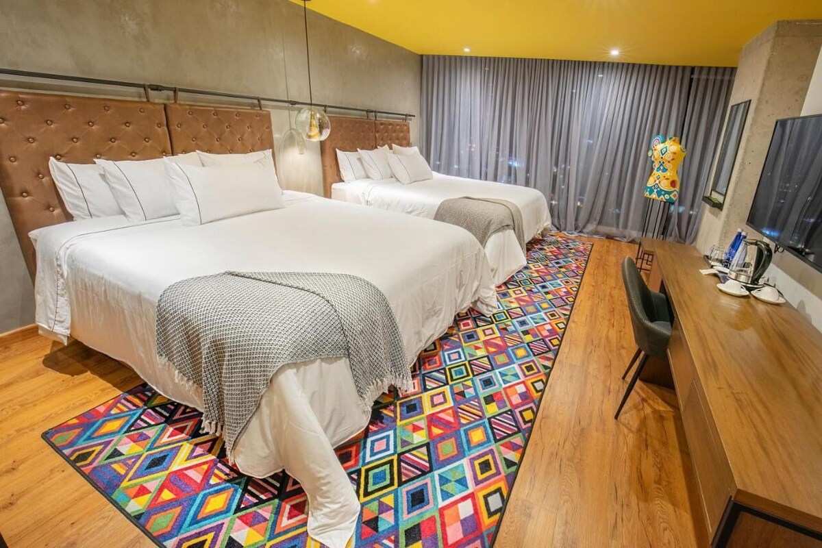 Minibar, két bảo mật tại phòng, bàn 