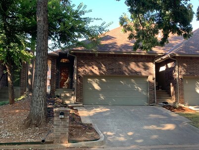 Wooded Area with Neighborhood Pool. Close to UCO & Hospitals.