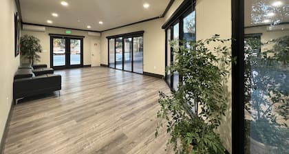Aspire Inn & Suites Orange