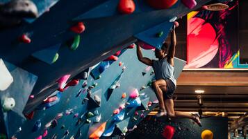 Muro de escalada techado