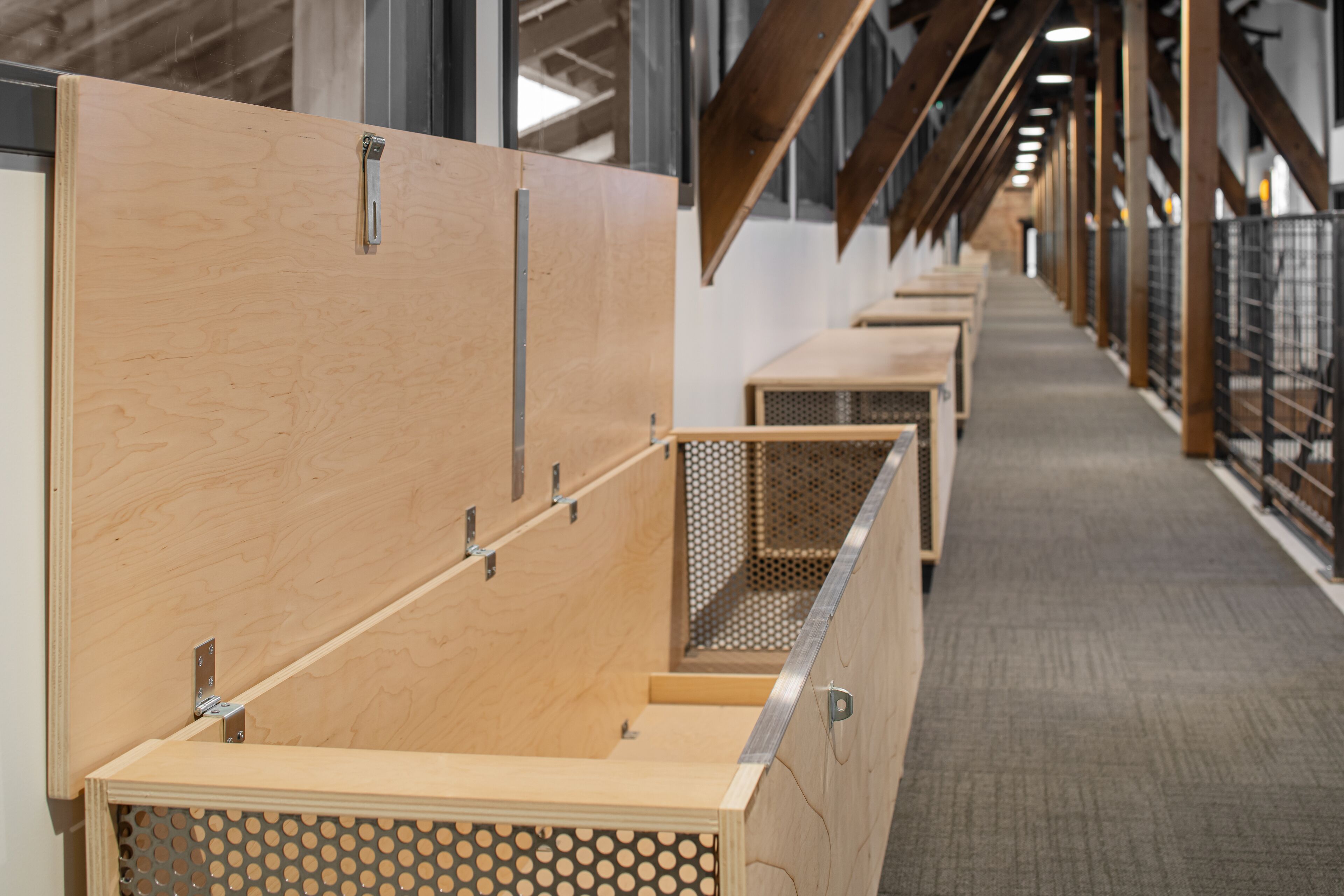 rafter queen | room amenity