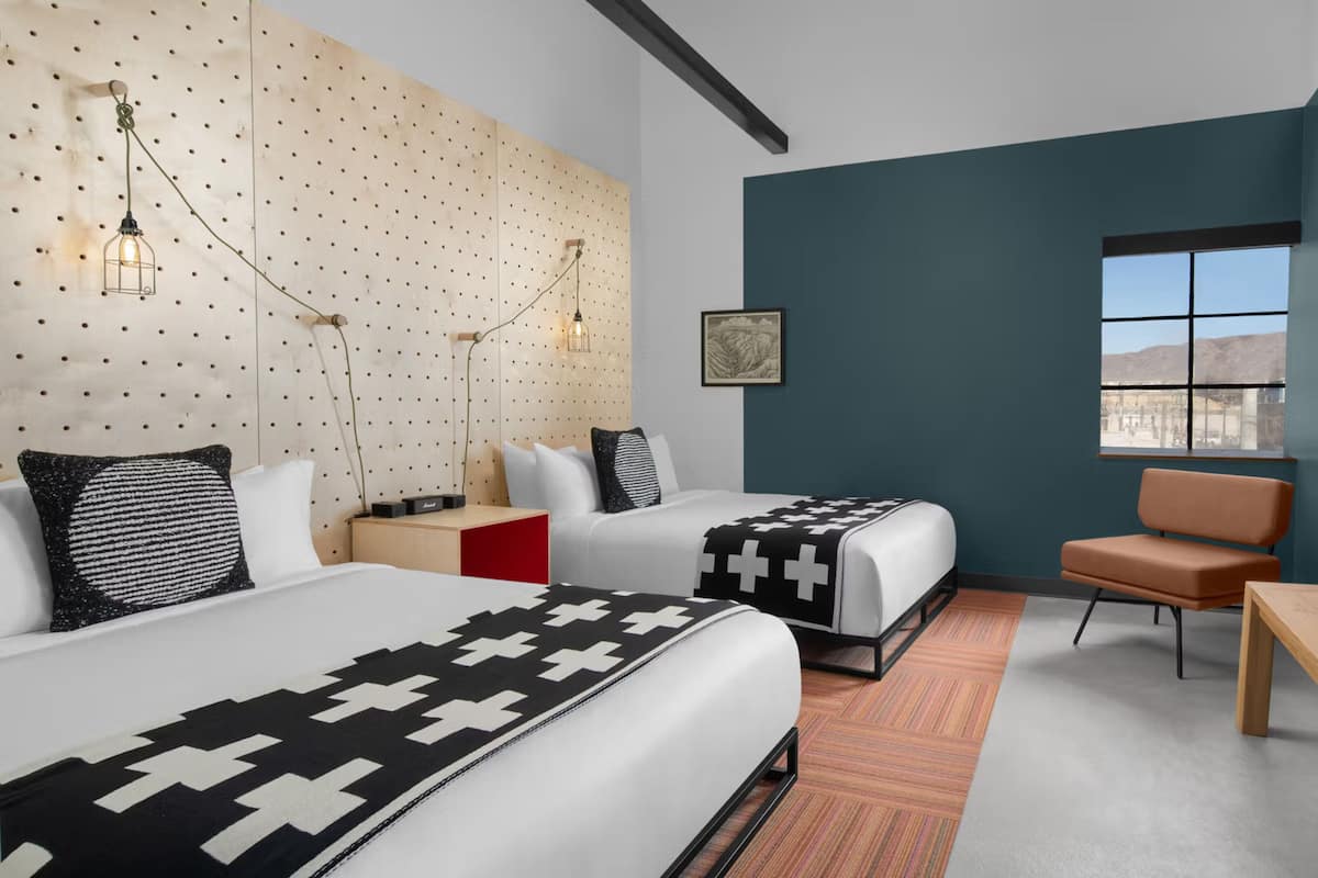 Boulder Two Queens | 1 Schlafzimmer, Bügeleisen/Bügelbrett, kostenloses WLAN, Bettwäsche