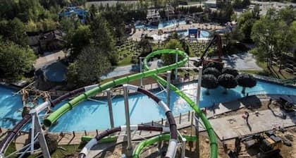 Cálida casa con spa a 10 minutos de Village Vacances Valcartier.