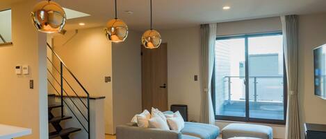 3 habitaciones, escritorio, wifi gratis y ropa de cama