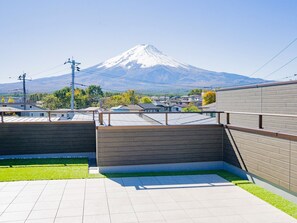 Property grounds - View of Mt Fuji 3LDK rooftop terrace 107 / Minamitsuru-gun Yamanashi (Minamitsuru-gun)