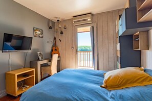 7 bedrooms, desk, travel cot, free WiFi