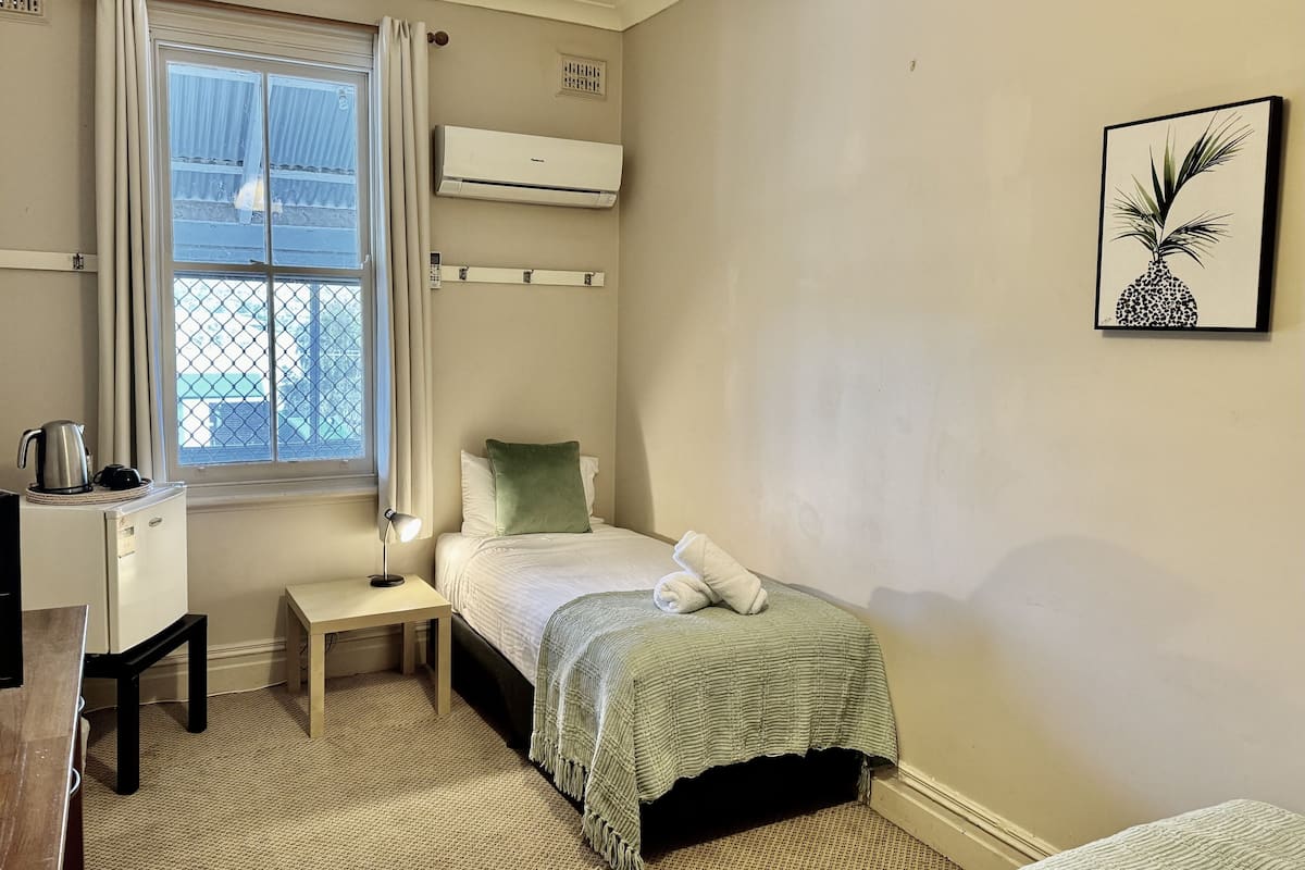Standard Twin Room, Shared Bathroom