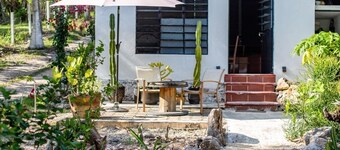 LAKEFRONT BUNGALOW WITH A/C, KITCHEN & BATHROOM, FOR UP TO 5PAX.