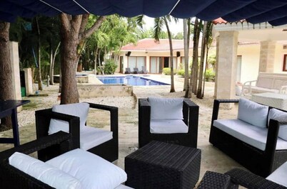 Luxury & Cozy Villa with Jacuzzi at Metro Club
