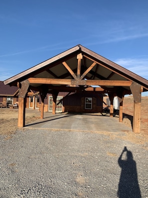 Exterior - Lakeview, rustic cabin overlooking Fort Cobb lake, private ranch! (Fort Cobb)
