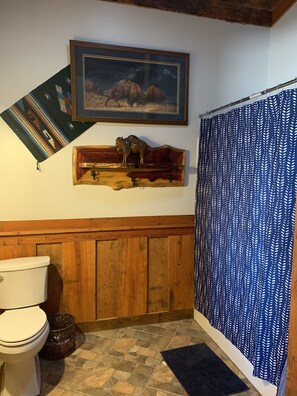 Bathtub - Lakeview, rustic cabin overlooking Fort Cobb lake, private ranch! (Fort Cobb)