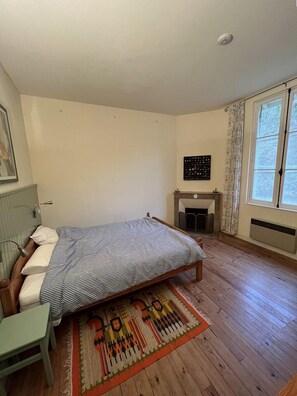 2 bedrooms, iron/ironing board, free WiFi - 029 - Peaceful little corner in the heart of the forest 500 m from the beaches (SOULAC SUR MER)