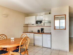 Microwave, stovetop, dishwasher