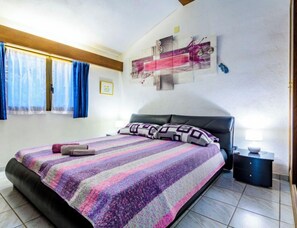 2 chambres, fer et planche à repasser, accès à Internet (gratuit)