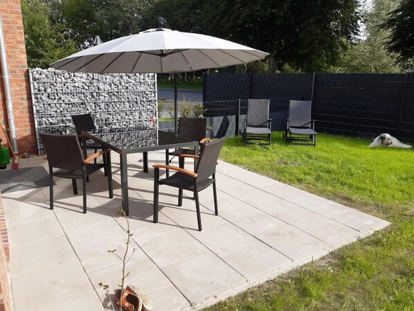 Unclassified image, 1 of 15, button