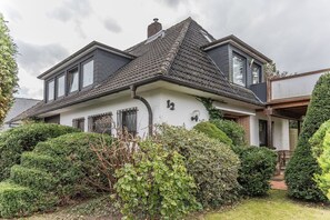 Exterior - Cozy apartment on the first floor for 4-5 persons - Marie.-Ulfers-Weg 12 (Wittmund)