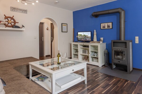 Unclassified image, 1 of 21, button