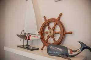 Unclassified image, 4 of 21, button