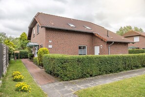Unclassified image, 4 of 15, button - 50054 Holiday home Seefeuer - The semi-detached house with approx. 78sqm can accommodate up to 6 persons. (Wittmund)