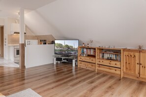 Unclassified image, 4 of 16, button