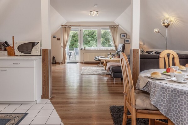 Unclassified image, 1 of 16, button