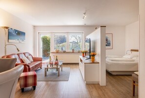 Unclassified image, 2 of 20, button - All about comfort: The first floor apartment with its approx. 60 sqm (Wittmund)