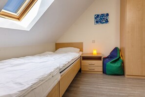 Unclassified image, 2 of 13, button