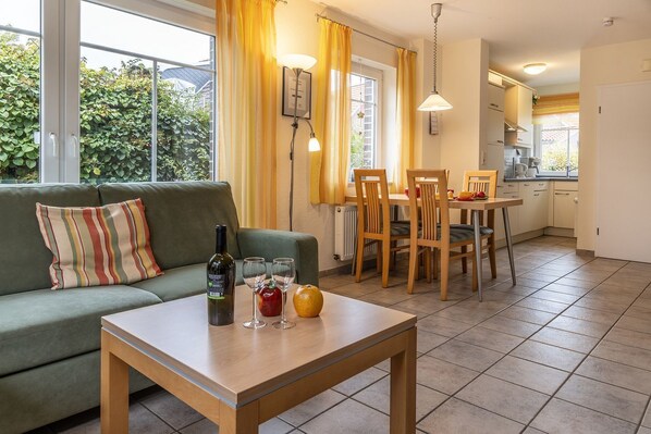 Unclassified image, 1 of 14, button