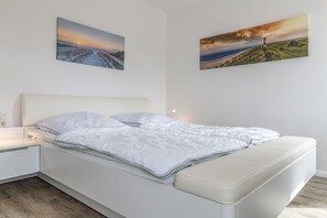 2 chambres, fer et planche Ă repasser