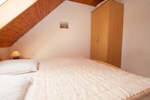 Unclassified image, 3 of 17, button