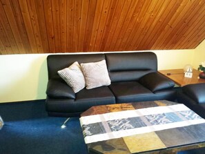 Unclassified image, 5 of 17, button