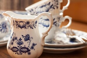 Unclassified image, 3 of 20, button