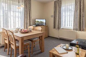 Unclassified image, 4 of 14, button