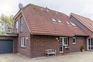Exterior - 50213 Haus Klaas-wohnung Henry - Hell und Häuslich: Die Maisonette-ferienwohnung mit Ihren ca. 55 qm (Wittmund)