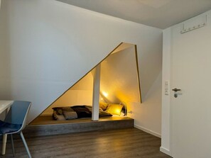 3 bedrooms, iron/ironing board, WiFi