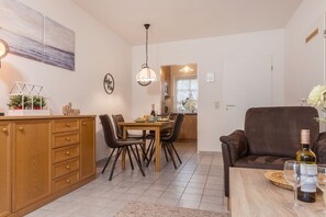 Unclassified image, 3 of 20, button