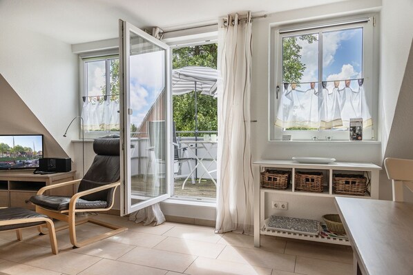 Televisión, reproductor de DVD y estéreo 