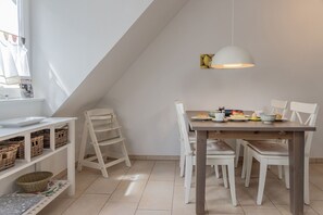 Luokittelematon kuva, 4 kautta 16, painike