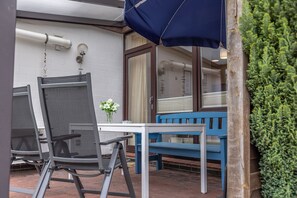 Unclassified image, 2 of 18, button