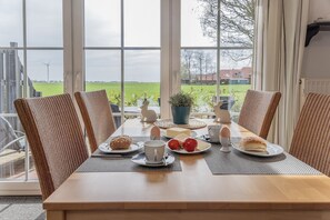 Unclassified image, 4 of 14, button - Vacation apartment 50034 - Just relax and do nothing: This quiet (Wittmund)