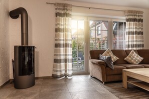 Unclassified image, 4 of 11, button - 50038 "Gleich am Deich" - Modern and quiet: The modernly furnished (Wittmund)