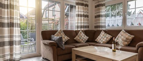 Televisión y chimenea