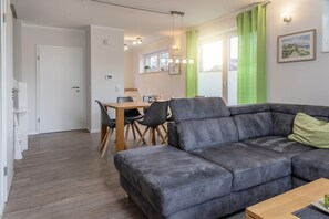 Fernseher, Stereoanlage