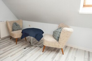 Unclassified image, 5 of 27, button