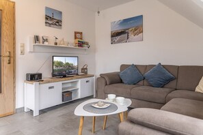 TV, stereo - 50040 FeWo kleine Nordseeliebe - Apart and cozy: The delightful maisonette (Wittmund)