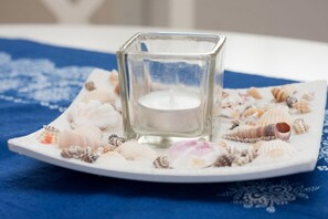 Unclassified image, 5 of 27, button