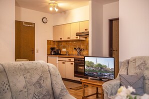 Unclassified image, 5 of 10, button