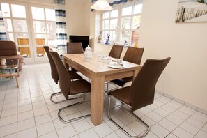 Dining - 50073 Holiday home Wattwurm - Holiday home "Wattwurm" - this very beautiful (Wittmund)