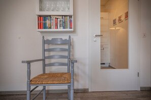 Unclassified image, 4 of 11, button